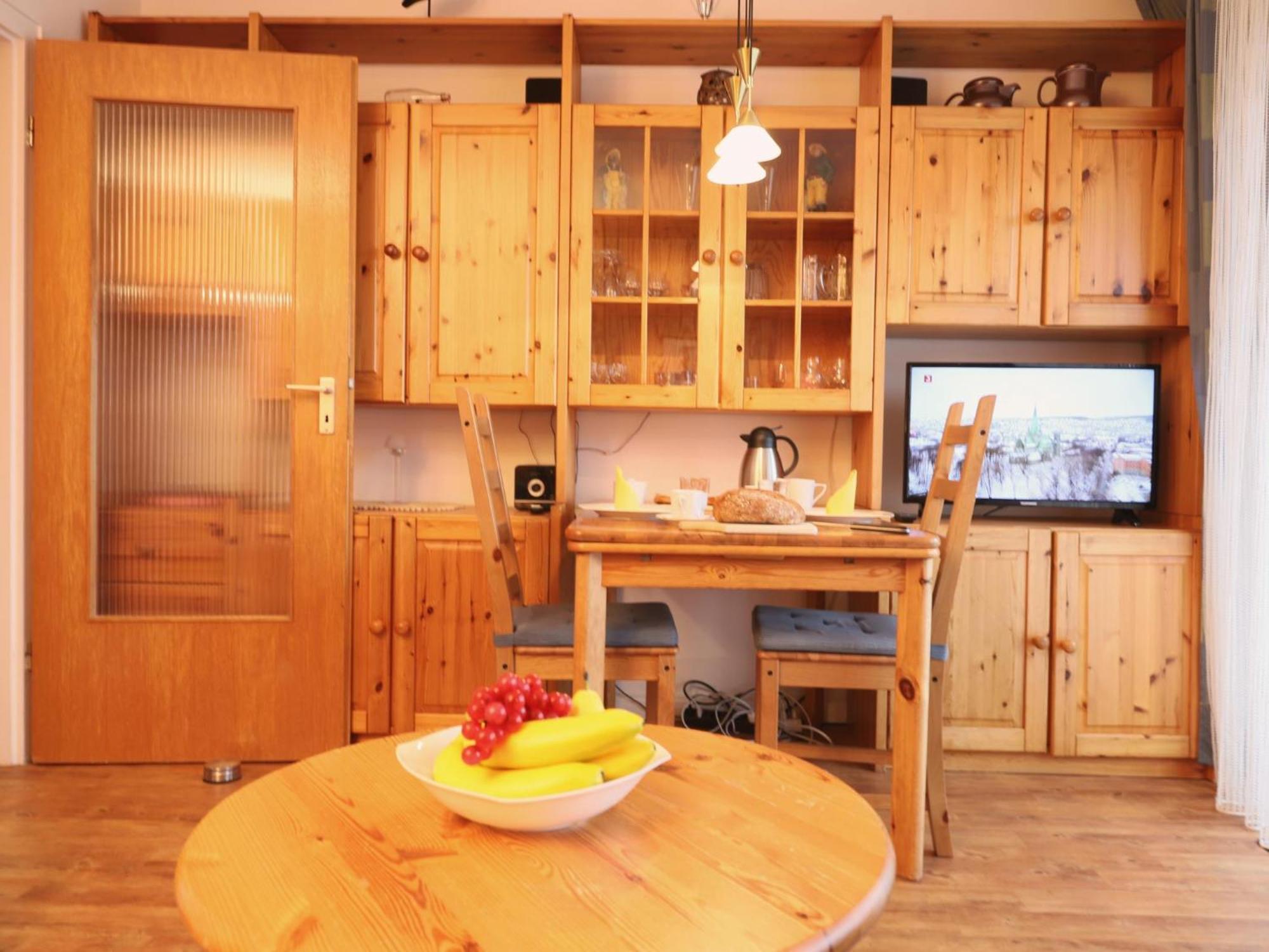 Apartment Freundliches 2-zimmer-appartement Mit Kieferneinrichtung Und Einem Balkon. *